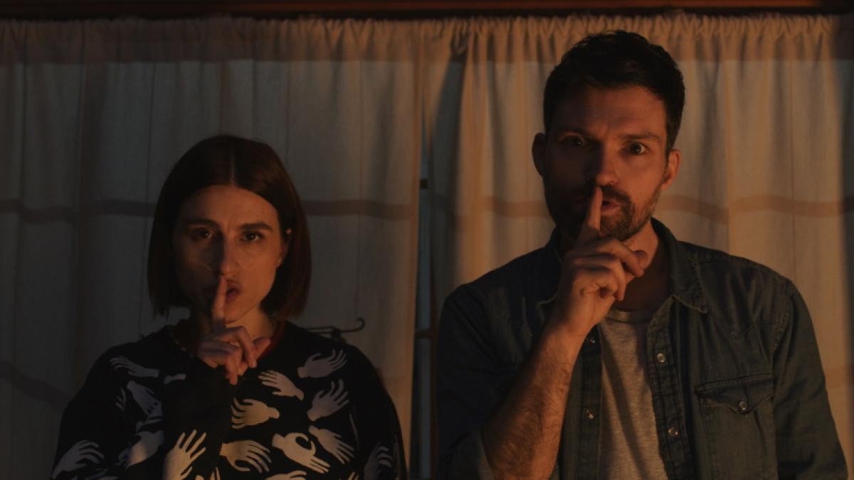 Aya Cash (left) and Josh Ruben are rival writers telling scary stories in Ruben's 'Scare Me'.